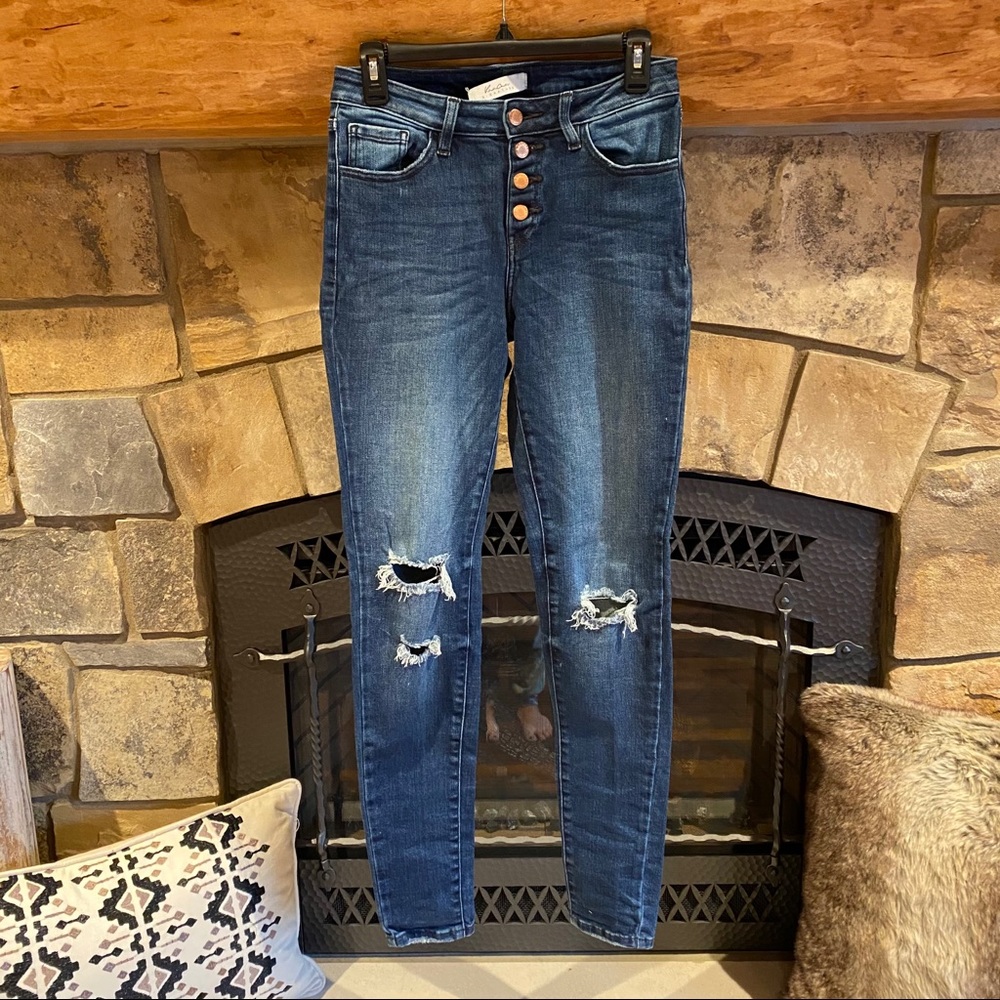 KanCan Signature Mid-Rise Skinny Stretch Jean